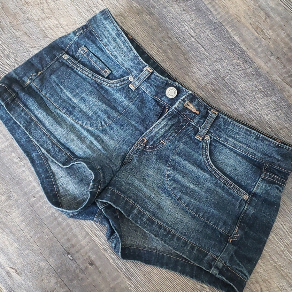 Jean Shorts - Picture 4 of 4